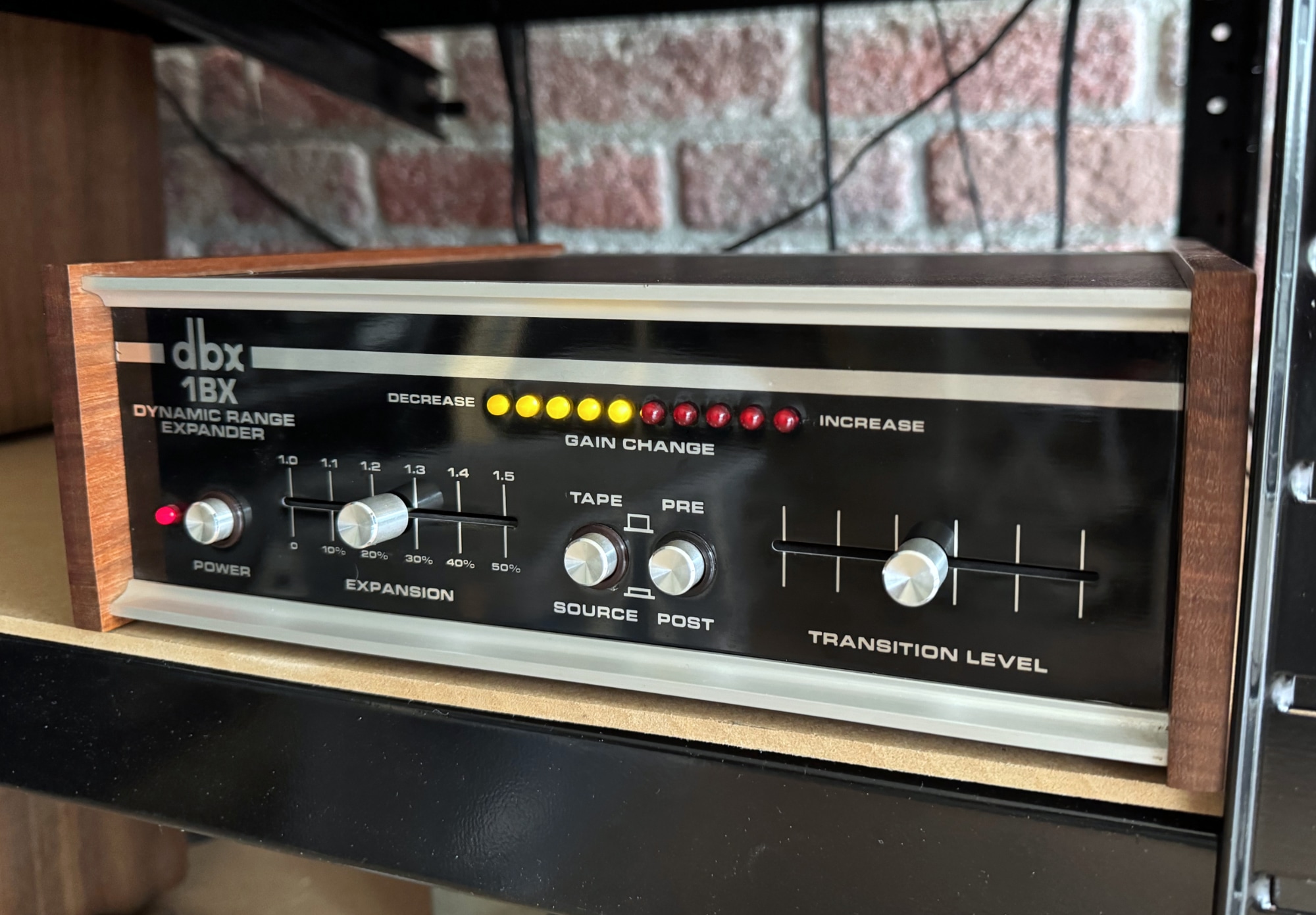 dbx 1BX Rack 1024x712